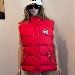 Women's Canada Goose Red Vest XL